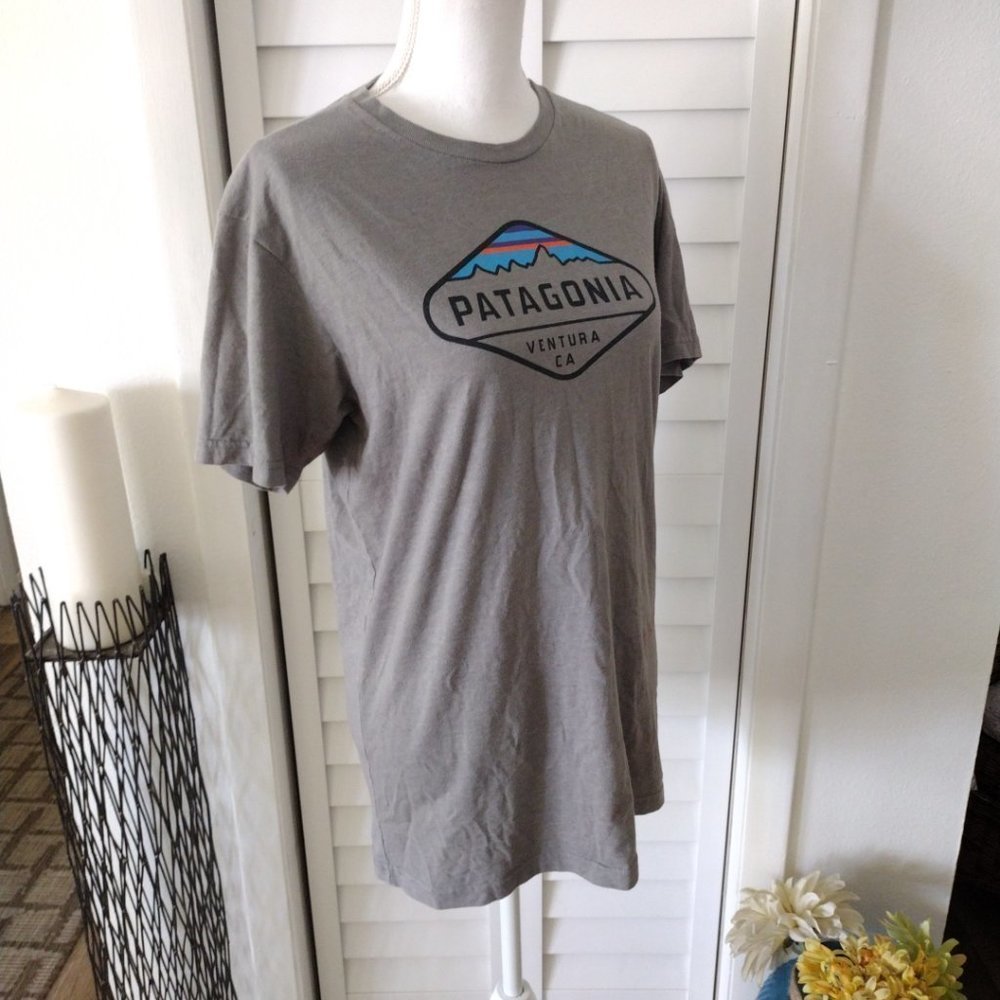 PATAGONIA‎ Ventura CA unisex slim fit t-shirt logo on front crewneck Sz M